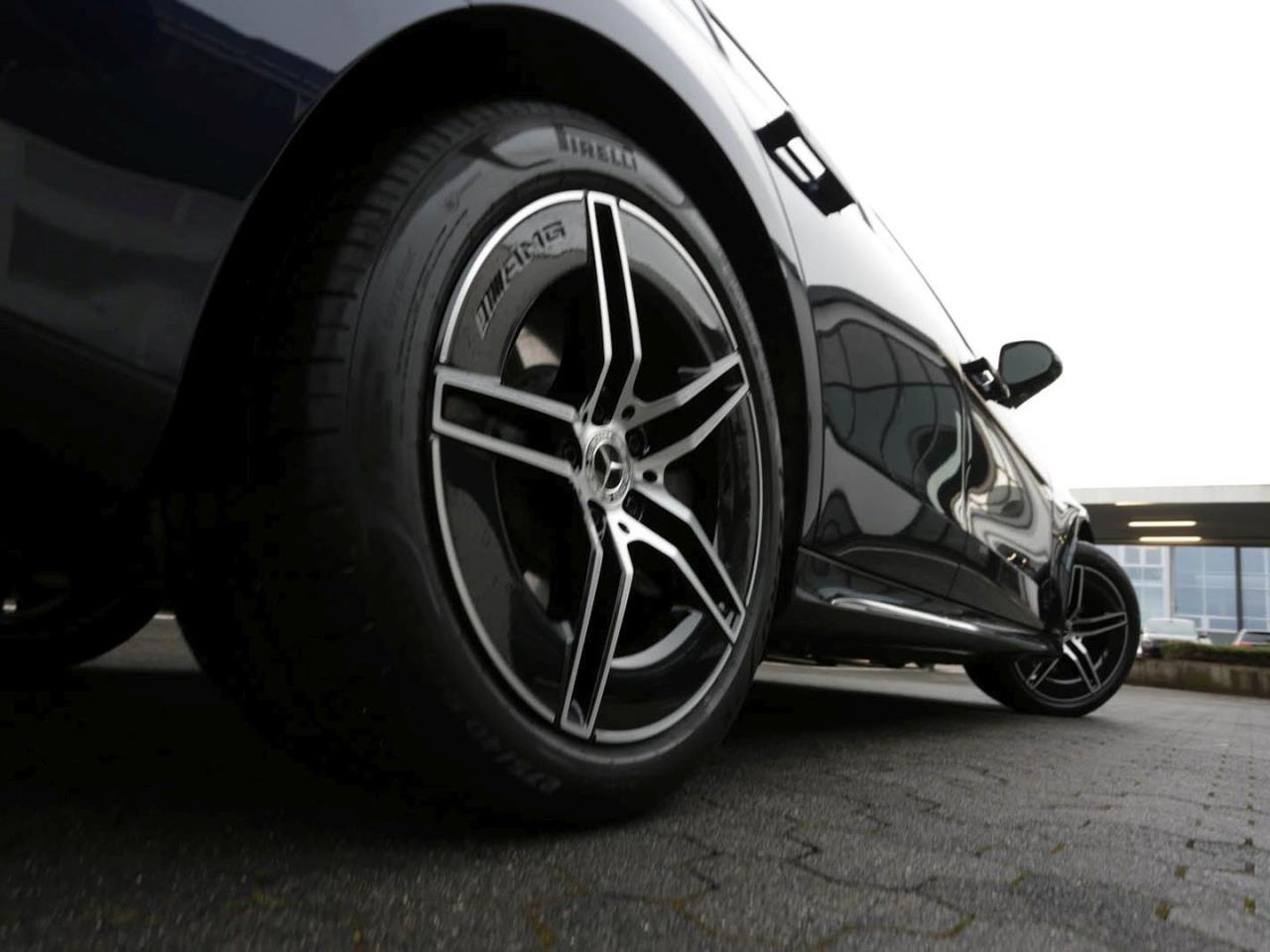 Mercedes-Benz E 400 e 4M AMG Panorama Burmester Memory 360°