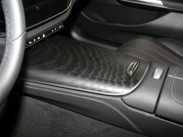 Mercedes-Benz E 400 e 4M Exclusive Panorama Burmester HUD 360° Mercedes-Benz E 400 e 4M Exclusive Panorama Burmester HUD 360°