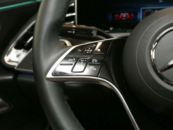 Mercedes-Benz E 400 e 4M Exclusive Panorama Burmester HUD 360° Mercedes-Benz E 400 e 4M Exclusive Panorama Burmester HUD 360°
