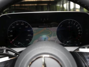 Mercedes-Benz E 400 e 4M Exclusive Panorama Burmester HUD 360°