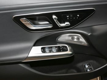 Mercedes-Benz E 400 e 4M Exclusive Panorama Burmester HUD 360°