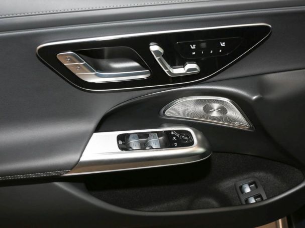 Mercedes-Benz E 400 e 4M Exclusive Panorama Burmester HUD 360° Mercedes-Benz E 400 e 4M Exclusive Panorama Burmester HUD 360°