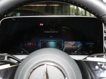Mercedes-Benz E 400 e 4M Exclusive Panorama Burmester HUD 360°