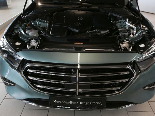 Mercedes-Benz E 400 e 4M Exclusive Panorama Burmester HUD 360° Mercedes-Benz E 400 e 4M Exclusive Panorama Burmester HUD 360°