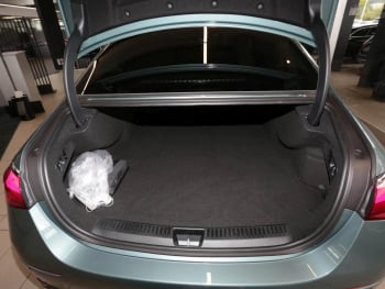 Mercedes-Benz E 400 e 4M Exclusive Panorama Burmester HUD 360°