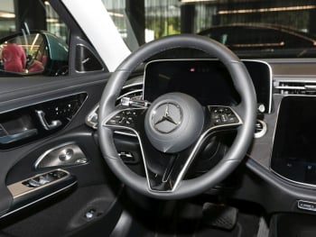 Mercedes-Benz E 400 e 4M Exclusive Panorama Burmester HUD 360°