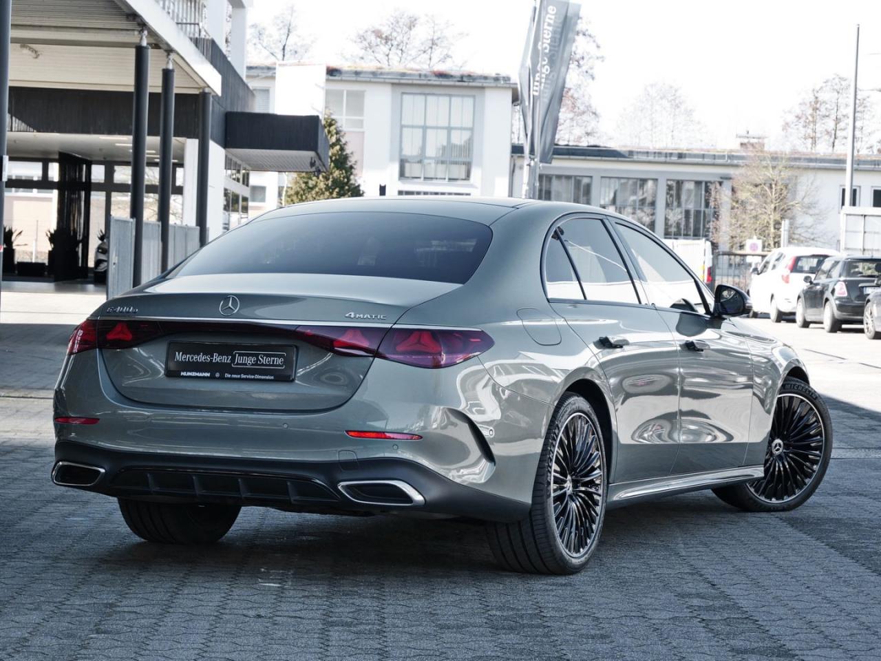 Mercedes-Benz E 400 e 4M AMG Night Panorama Distronic 360° AHK