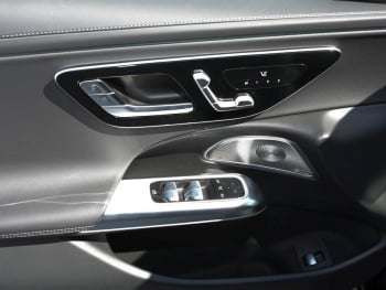 Mercedes-Benz E 450 d 4MATIC Limousine AMG Night Panorama AHK