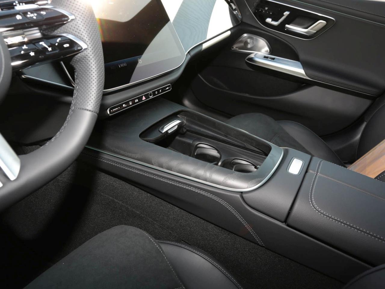 Mercedes-Benz E 450 d 4MATIC Limousine AMG Night Panorama AHK