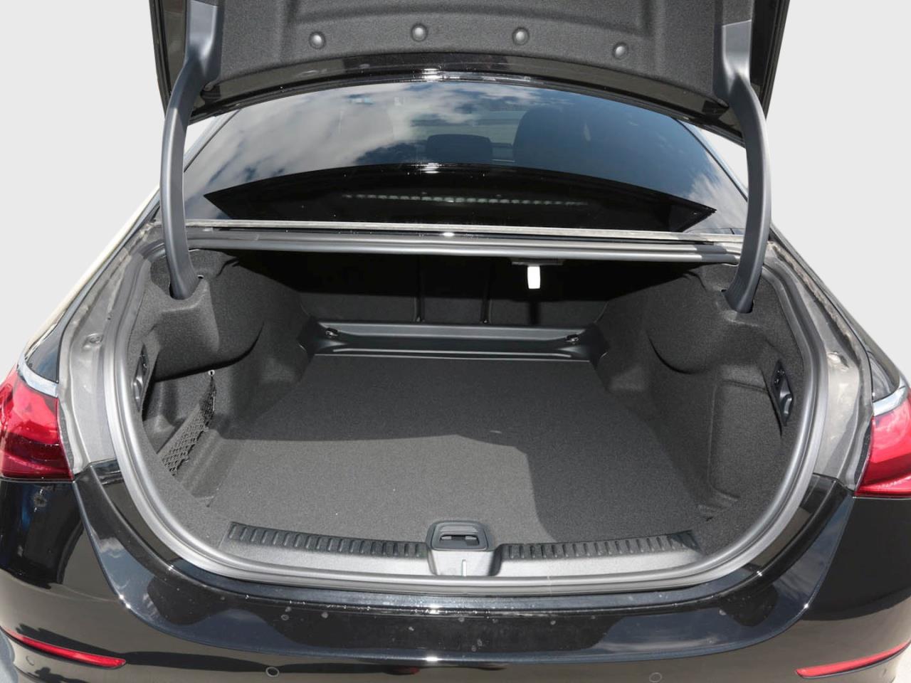 Mercedes-Benz E 450 d 4MATIC Limousine AMG Night Panorama AHK