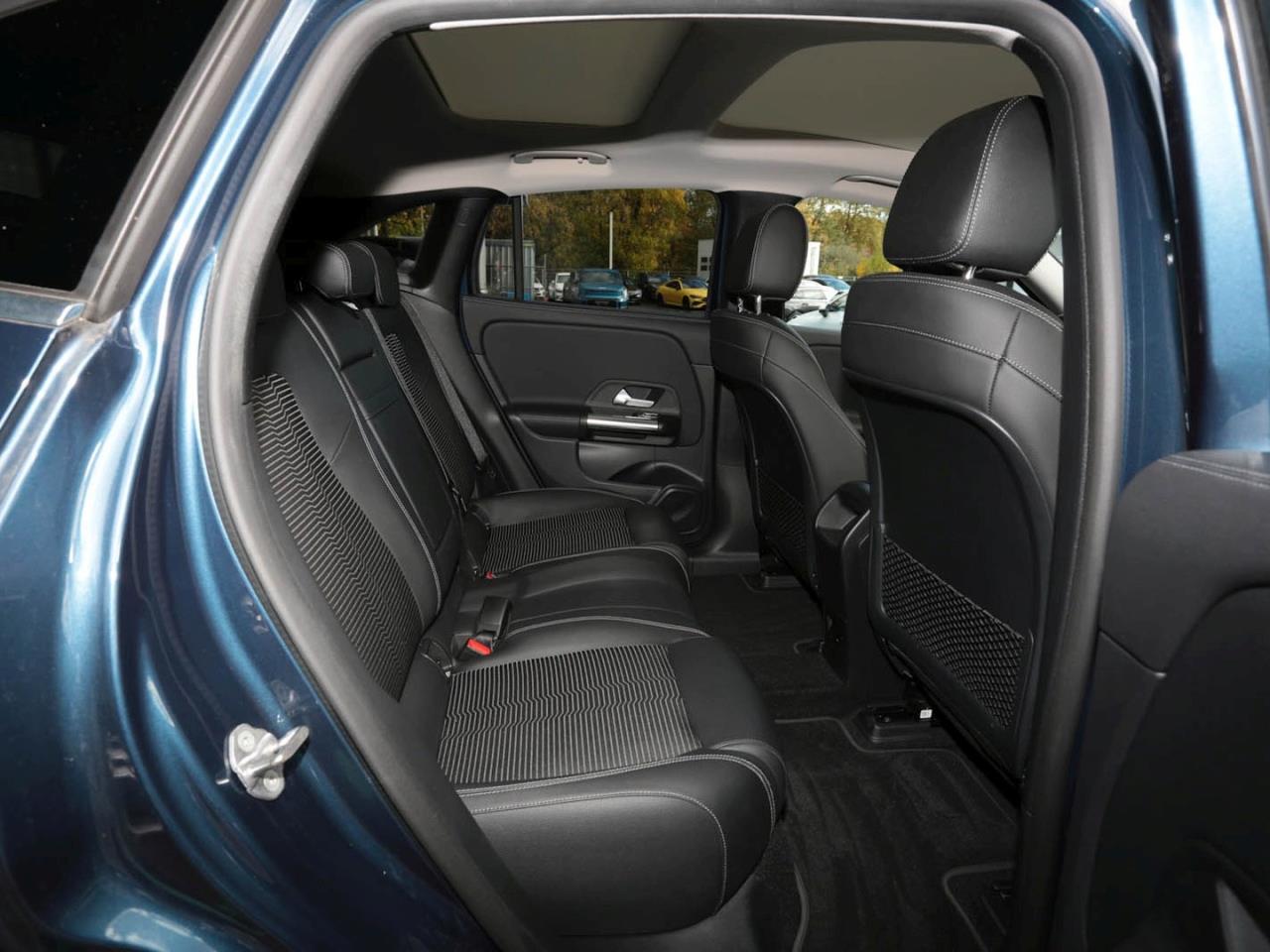 Mercedes-Benz EQA 250 Progressive Panorama Kamera Head-Up