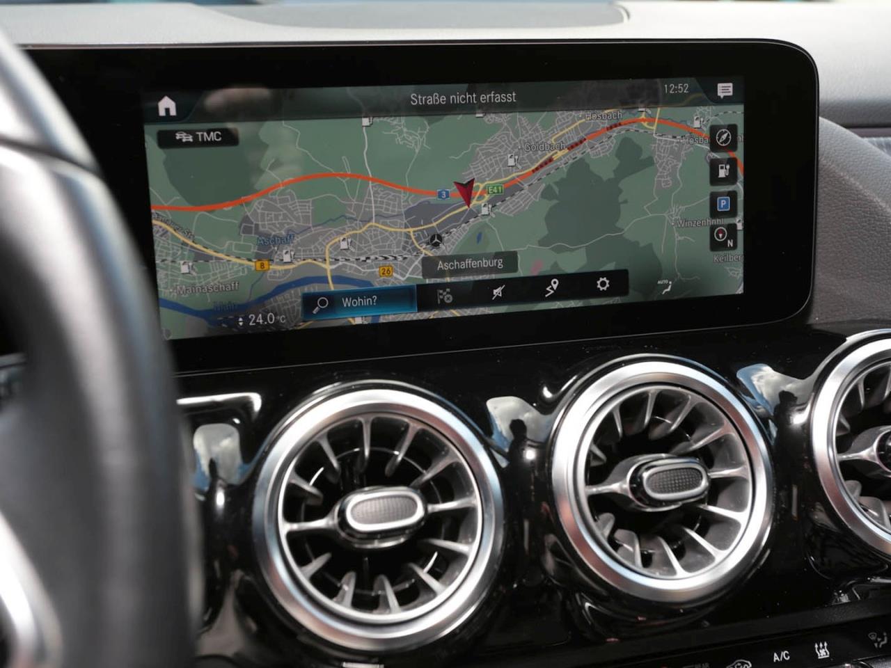 Mercedes-Benz EQA 250 Progressive Panorama Kamera Head-Up