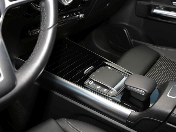 Mercedes-Benz EQA 250 Progressive Panorama Kamera Head-Up