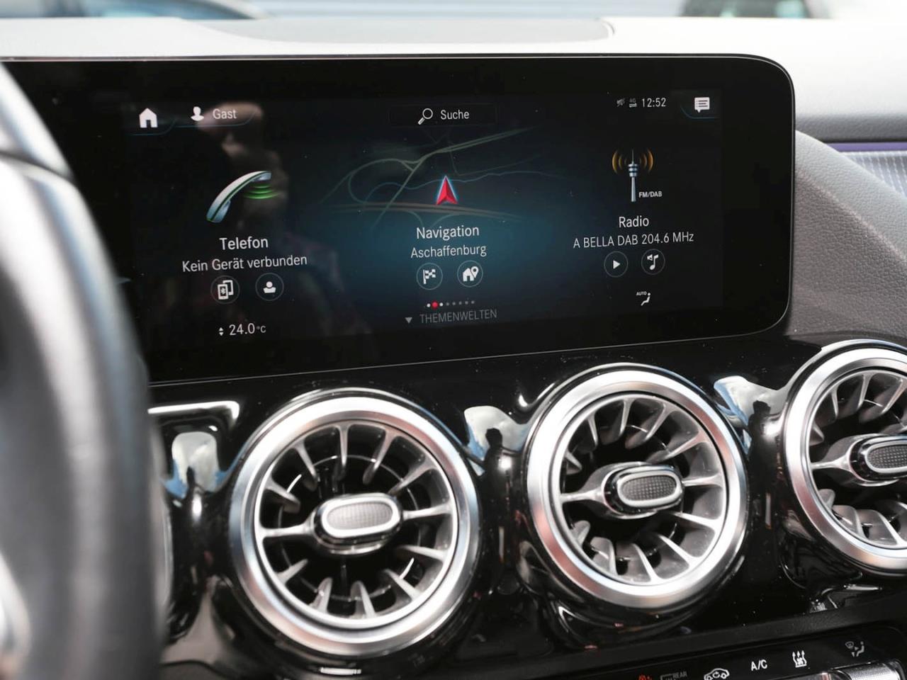 Mercedes-Benz EQA 250 Progressive Panorama Kamera Head-Up