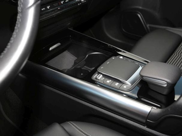 Mercedes-Benz EQA 250 Progressive Panorama Kamera Head-Up