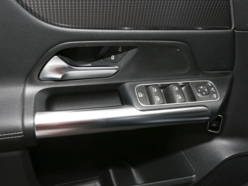 Mercedes-Benz EQA 250 Progressive Panorama Kamera Head-Up