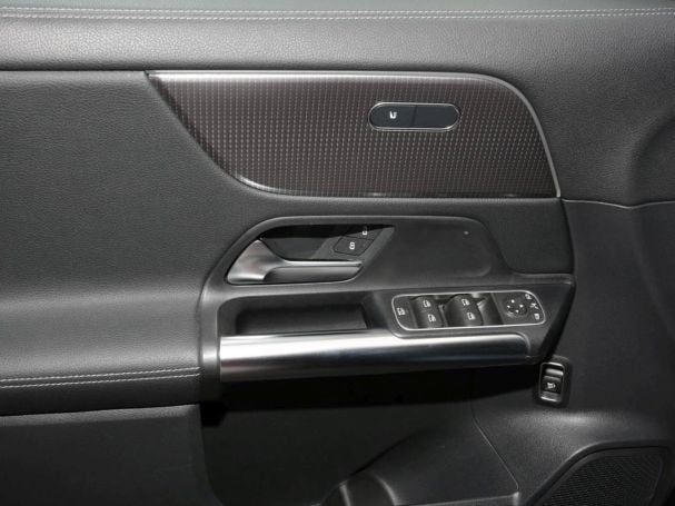 Mercedes-Benz EQA 250 Progressive Panorama Kamera Head-Up