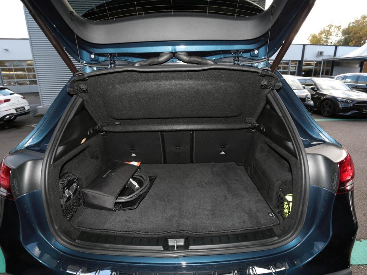 Mercedes-Benz EQA 250 Progressive Panorama Kamera Head-Up