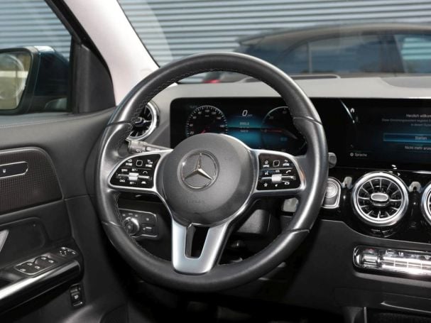 Mercedes-Benz EQA 250 Progressive Panorama Kamera Head-Up