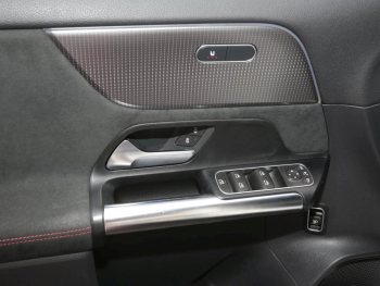 Mercedes-Benz EQA 250 AMG Night MBUX Panorama Totwinkel Kamera