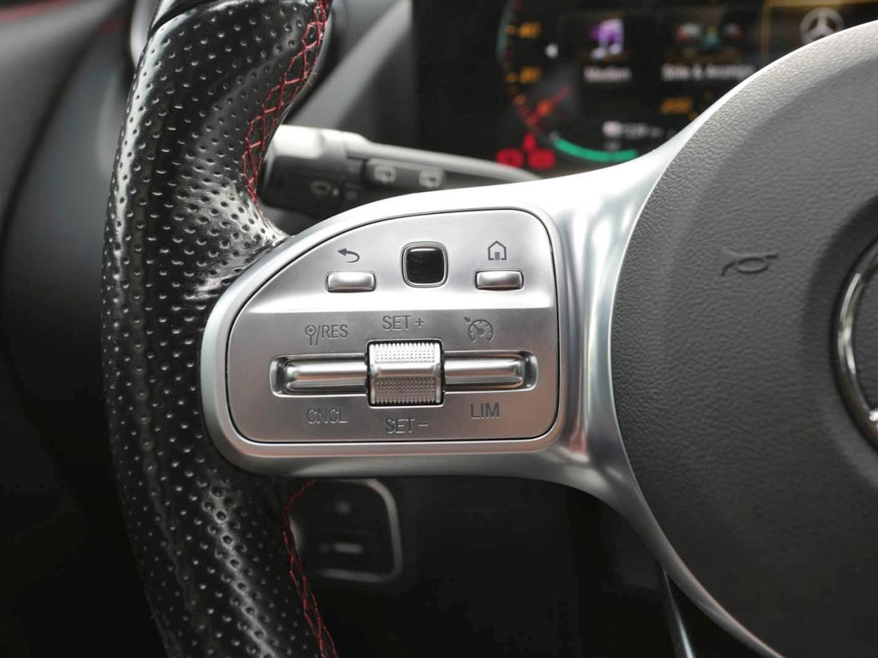 Mercedes-Benz EQA 250 AMG Night MBUX Panorama Totwinkel Kamera