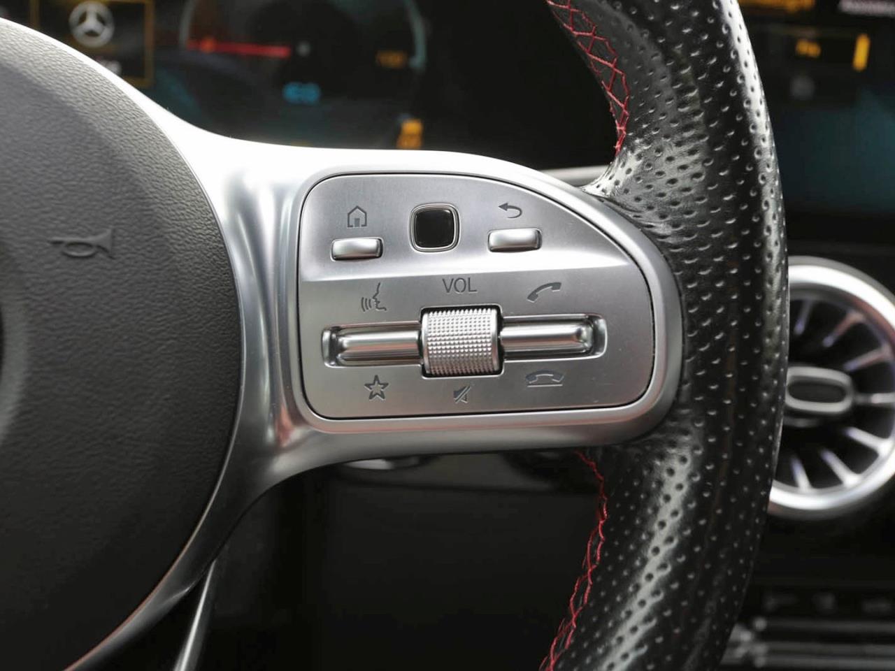 Mercedes-Benz EQA 250 AMG Night MBUX Panorama Totwinkel Kamera