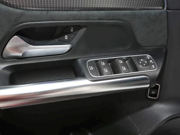 Mercedes-Benz EQA 250 AMG Night MBUX Panorama Totwinkel Kamera