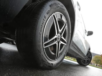 Mercedes-Benz EQA 250 AMG Night MBUX Panorama Totwinkel Kamera