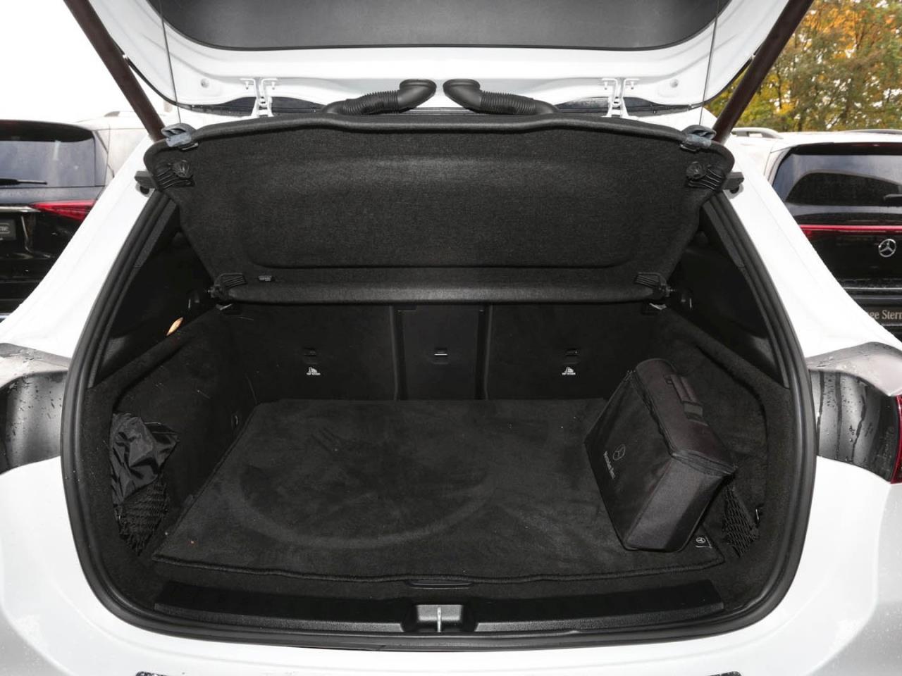 Mercedes-Benz EQA 250 AMG Night MBUX Panorama Totwinkel Kamera