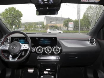 Mercedes-Benz EQA 250  AMG MBUX Navi Panorama Kamera HUD SpurH