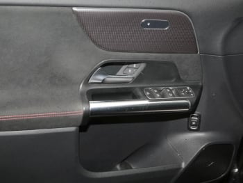 Mercedes-Benz EQA 250  AMG MBUX Navi Panorama Kamera HUD SpurH