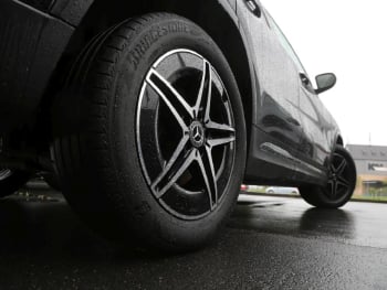 Mercedes-Benz EQA 250  AMG MBUX Navi Panorama Kamera HUD SpurH