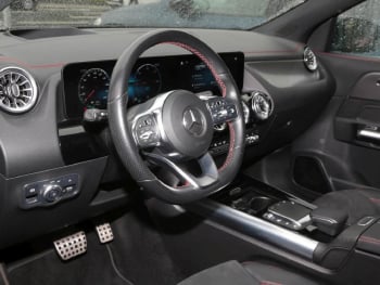 Mercedes-Benz EQA 250  AMG MBUX Navi Panorama Kamera HUD SpurH