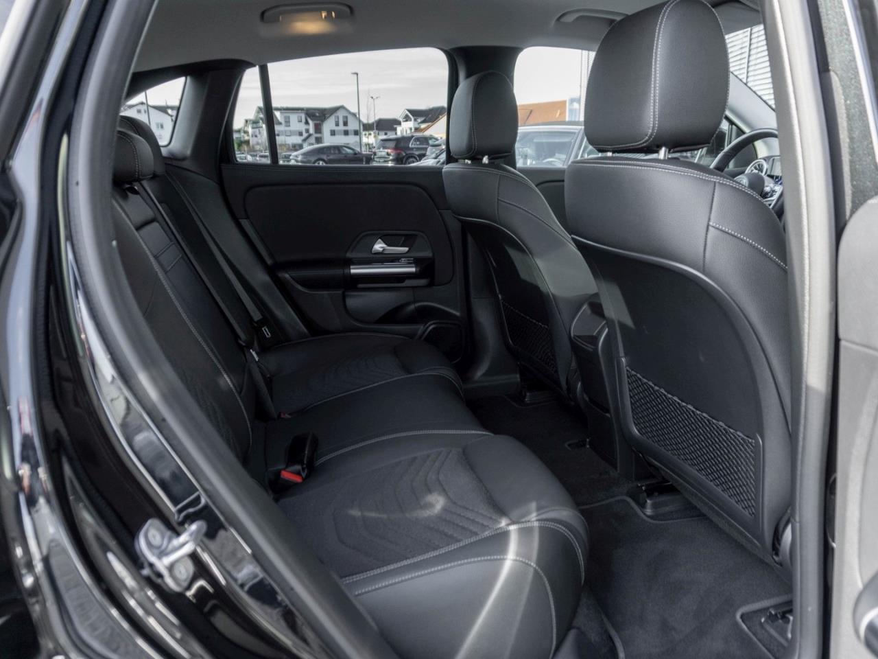 Mercedes-Benz EQA 250 Progressive MBUX Navi Distronic Kamera