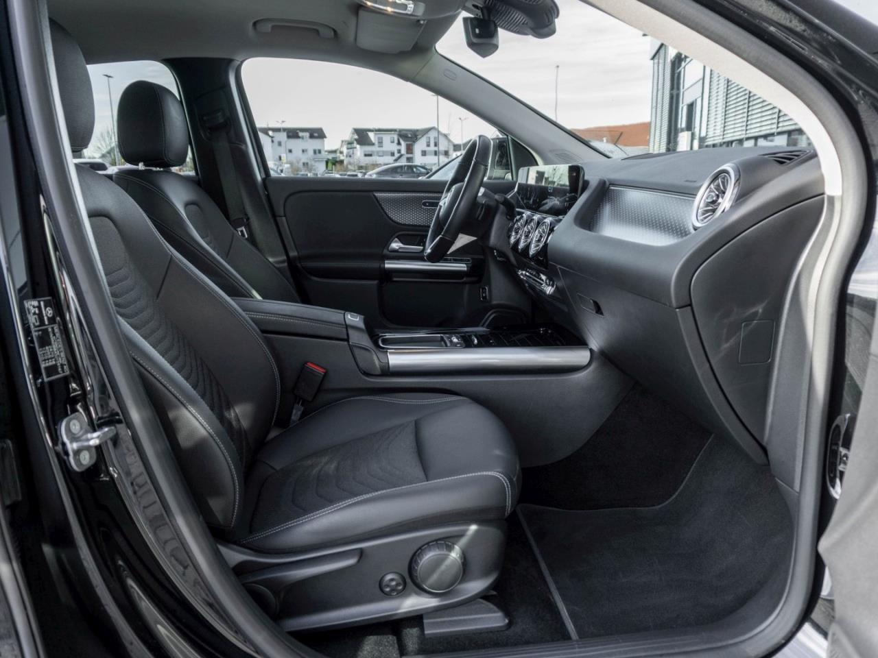 Mercedes-Benz EQA 250 Progressive MBUX Navi Distronic Kamera