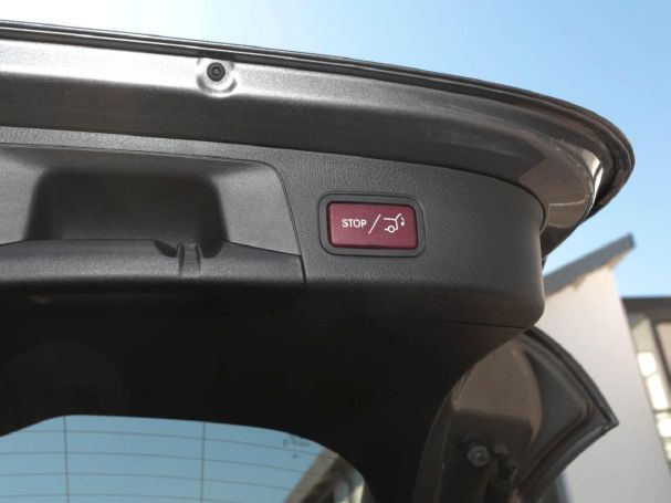 Mercedes-Benz EQA 250 Progressive MBUX Navi Panorama Kamera Mercedes-Benz EQA 250 Progressive MBUX Navi Panorama Kamera