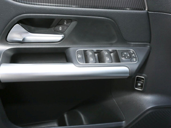 Mercedes-Benz EQA 250 Progressive MBUX Navi Panorama Kamera