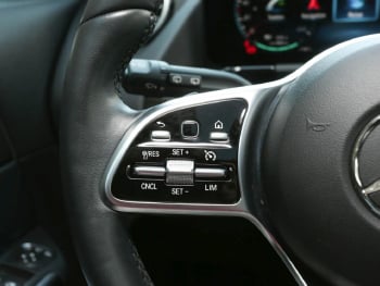Mercedes-Benz EQA 250 Progressive MBUX Navi Panorama Kamera