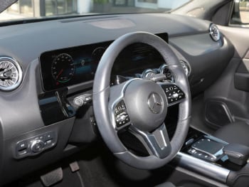 Mercedes-Benz EQA 250 Progressive MBUX Navi Panorama Kamera