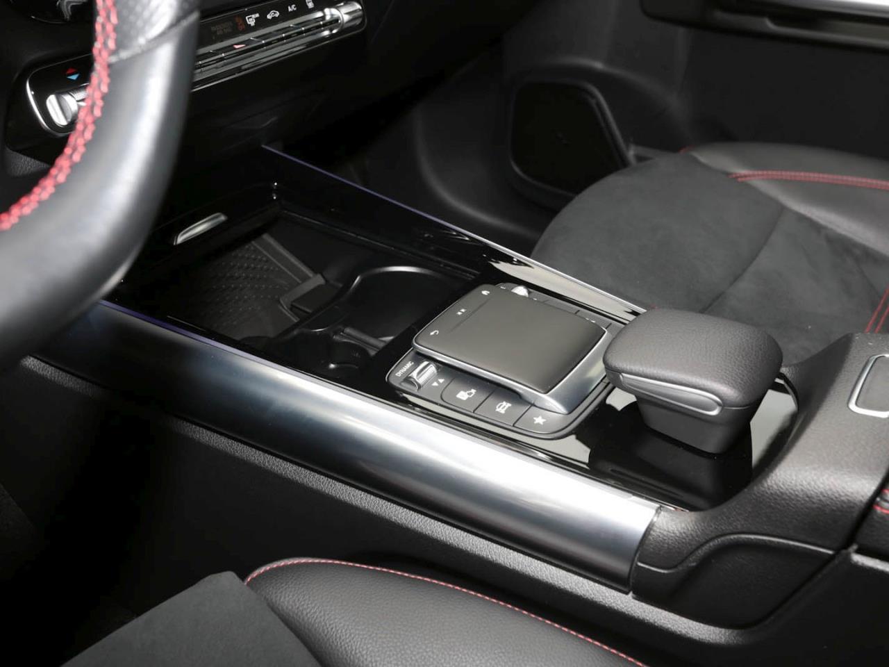 Mercedes-Benz EQA 250 AMG Night MBUX Kamera AHK Easy-Pack LED