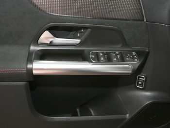 Mercedes-Benz EQA 250 AMG Night MBUX Kamera AHK Easy-Pack LED