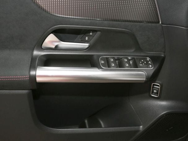 Mercedes-Benz EQA 250 AMG Night MBUX Kamera AHK Easy-Pack LED