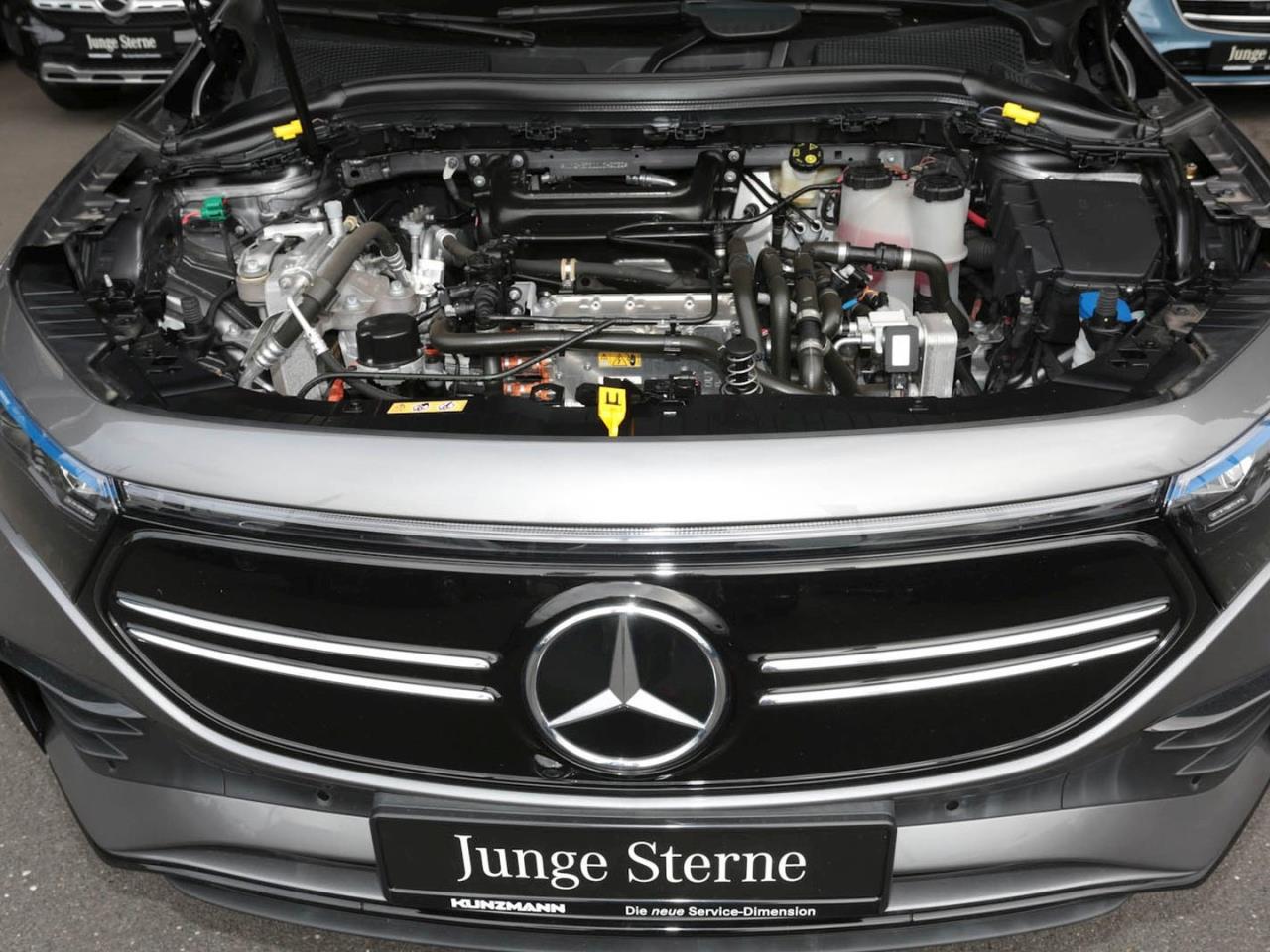 Mercedes-Benz EQA 250 AMG Night MBUX Kamera AHK Easy-Pack LED