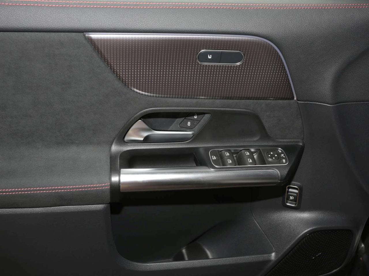 Mercedes-Benz EQA 250 AMG Night MBUX Kamera AHK Easy-Pack LED