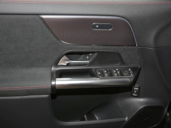 Mercedes-Benz EQA 250 AMG Night MBUX Kamera AHK Easy-Pack LED