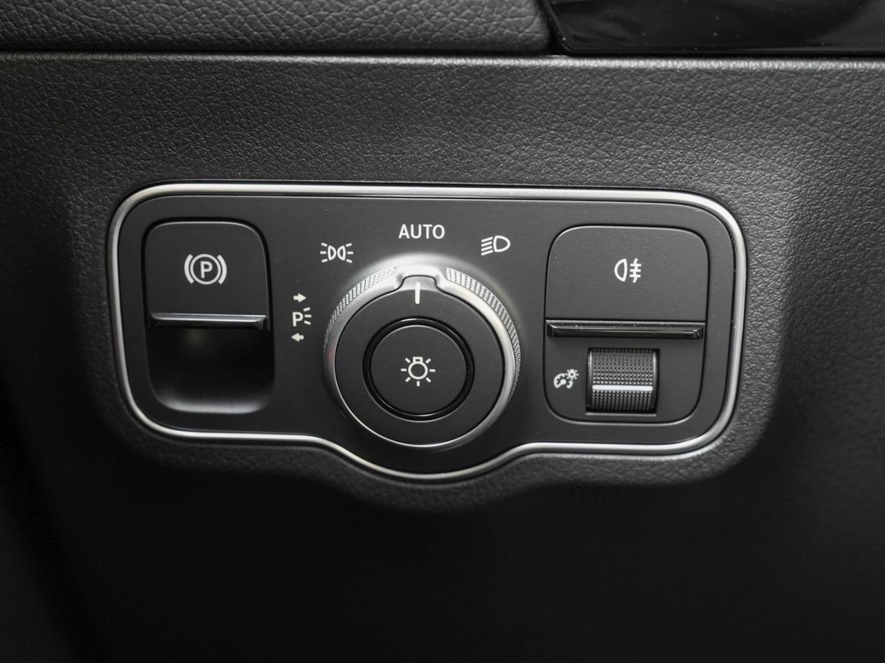 Mercedes-Benz EQA 250 Progressive Night Kamera Easy-Pack