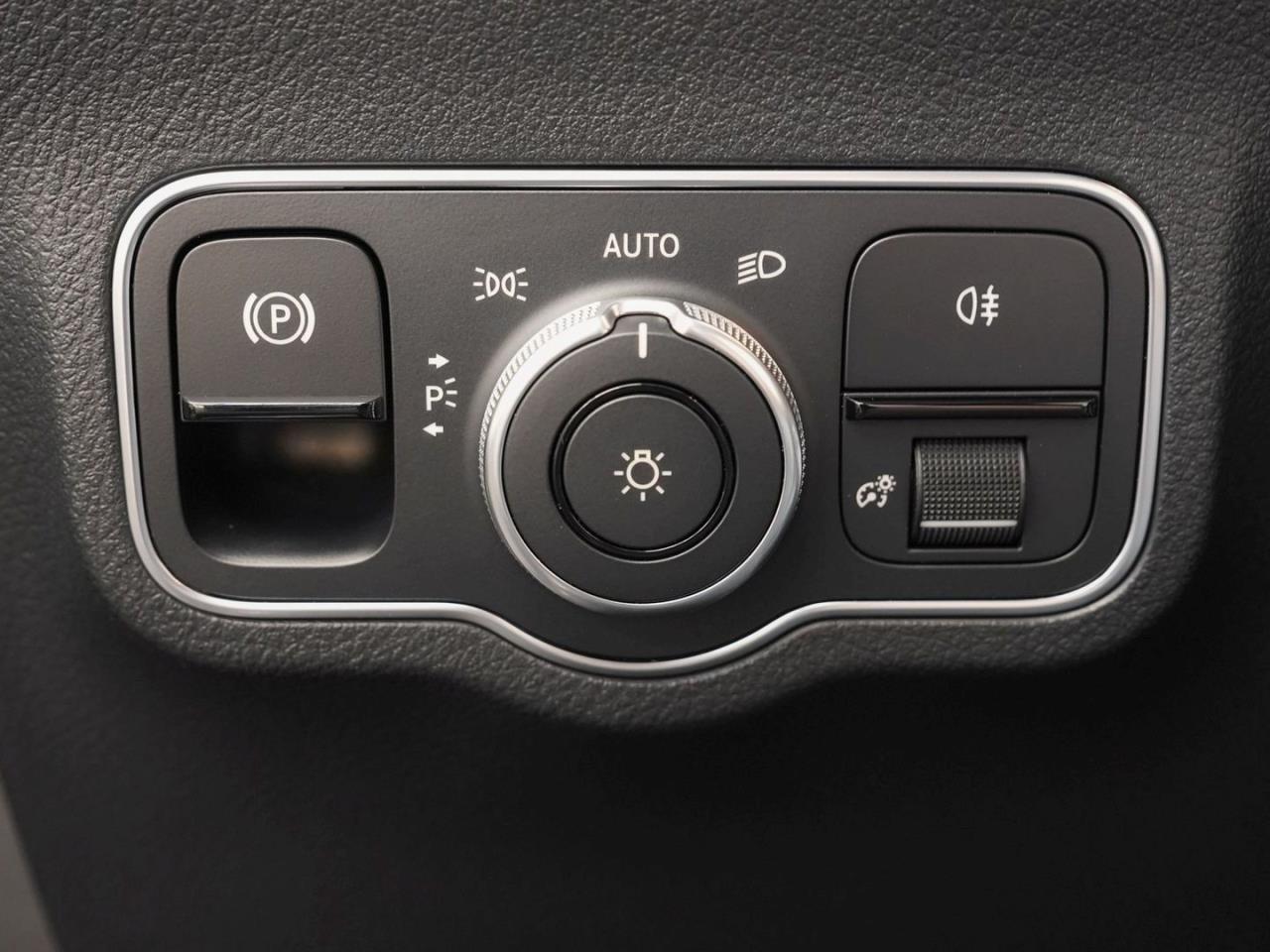 Mercedes-Benz EQA 250 Progressive MBUX Navi 360° AHK EasyPack