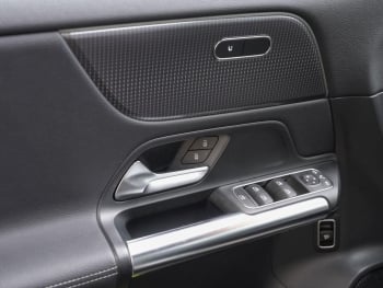 Mercedes-Benz EQA 250 Progressive MBUX Navi 360° AHK EasyPack