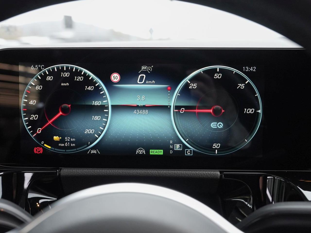 Mercedes-Benz EQA 250 Progressive MBUX Navi 360° AHK EasyPack