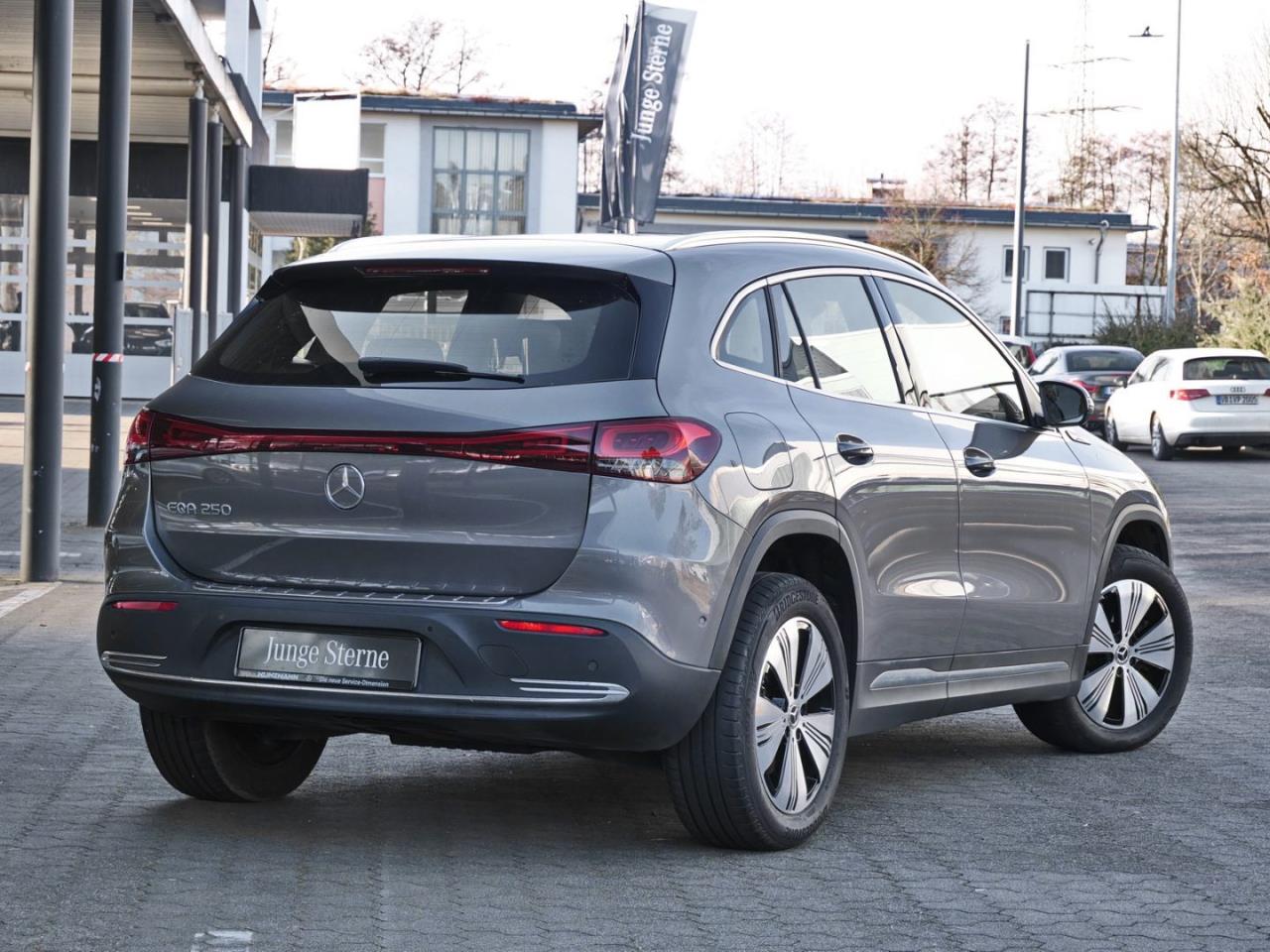 Mercedes-Benz EQA 250 Distronic MBUX-Navi Kamera AHK EasyPack